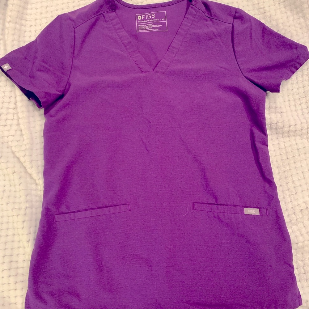 Figs XS Casma scrub top, ultraviolet, Fion lite, like new condition!